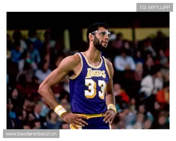 奥拉朱旺低位单打效率超比尔·兰比尔彰显统治内线能力